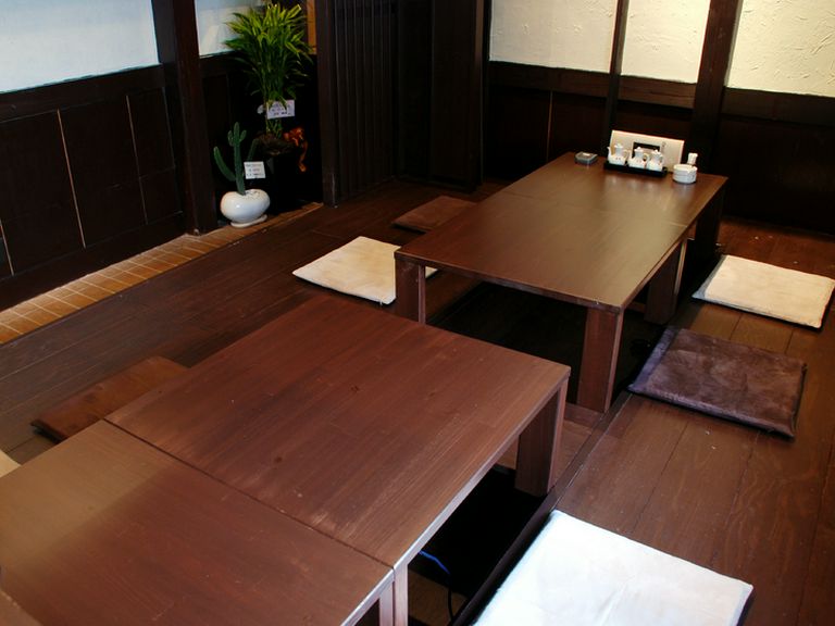 落ち着ける1階掘りごたつ席