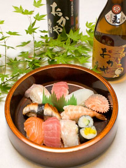 にぎり寿司　新鮮なネタ、本物の旨い寿司　1000円