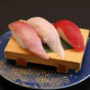 マグロにも力を入れており、冷凍マグロは使用せず生マグロにこだわった上質のマグロを使用しています。

