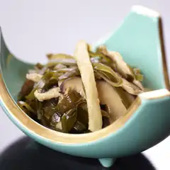 沖縄の伝統料理！クーブイリチー（昆布の炒め物）