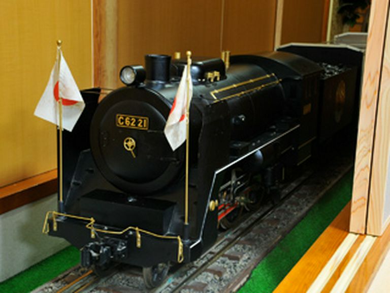 SLが料理と真心を運ぶ店