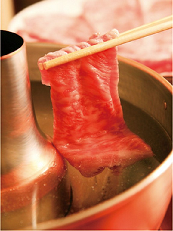 A5ランクにこだわる仙台牛のしゃぶしゃぶ（またはすき焼き）