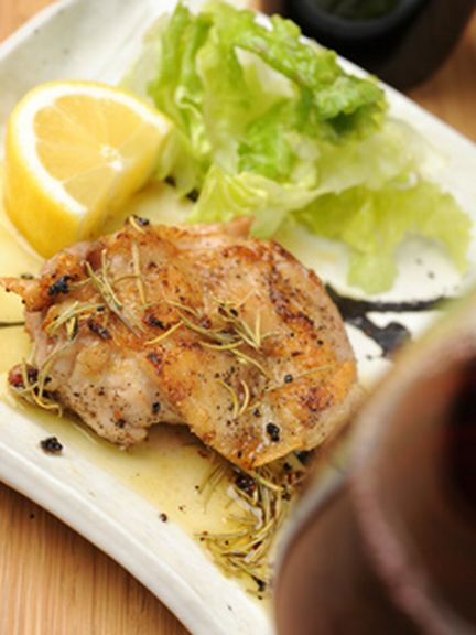 但馬鶏もも肉の香草焼