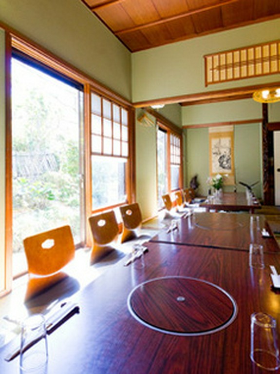 2名様～35名様までいろいろな個室を用意しています