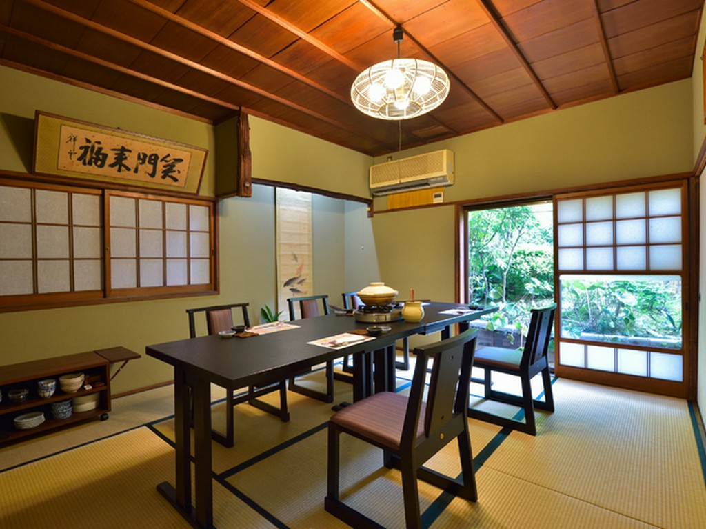 旅館のような落ち着いた空間で、大切な方と楽しいひと時を