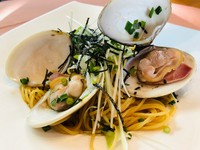 スタッフ一押し。九十九里産のハマグリが入ったパスタを、和風ベースに仕上げました。