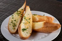 ガーリックバターで、カリッと焼き上げました。