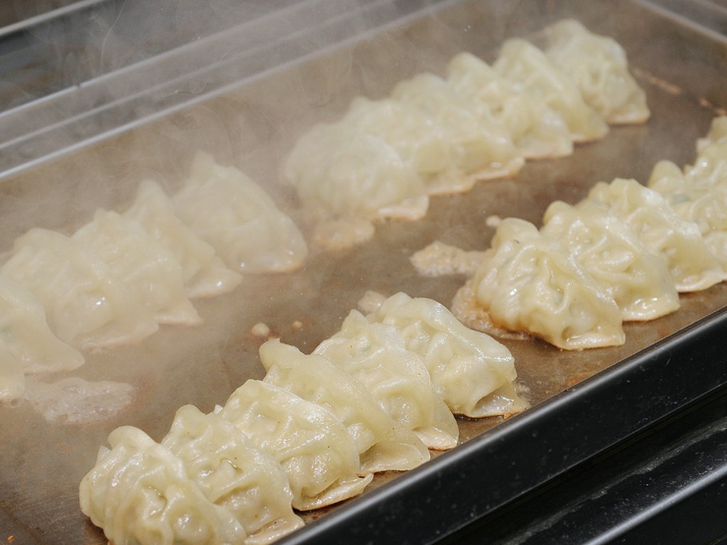 焼きたて黒豚ぎょうざ。各種そろえてます！