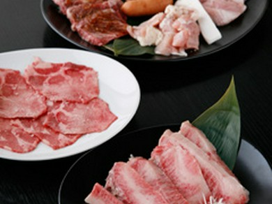 国産和牛と近江牛ホルモン