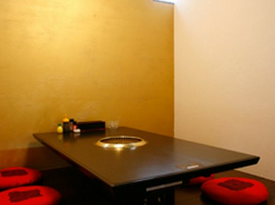 ゆっくりとくつろげる個室もご用意