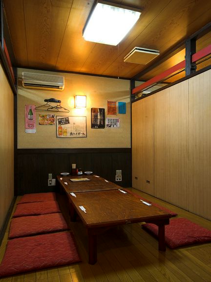 2階には個室席もご用意しています。