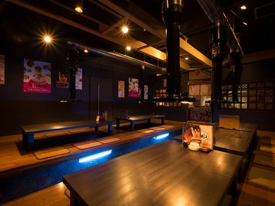 落ち着いた店内で佐賀牛カルビをご堪能ください。