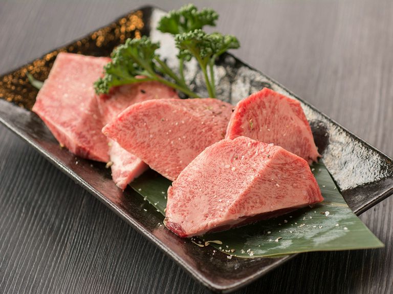 つぼ家おススメの一品『厚切り上たん』