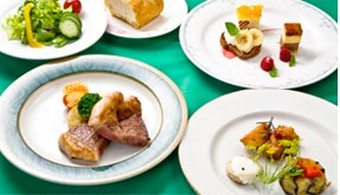 気軽に愉しめるランチタイムのコースです。四季折々の新鮮な食材をお愉しみ下さい。