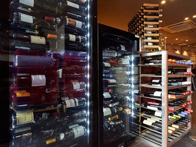 こだわりの逸品×ワインで特別感のあるひとときを