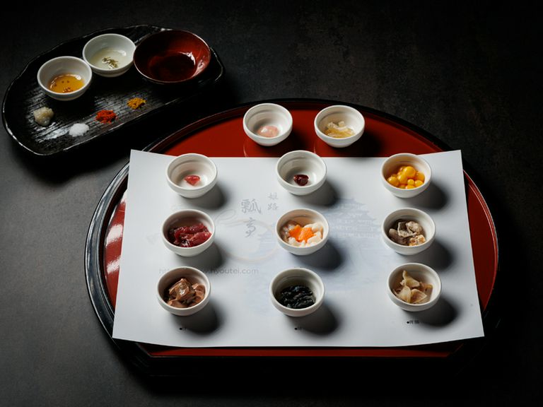 特別なデートの格別な舞台。非日常の食体験を二人で満喫できる