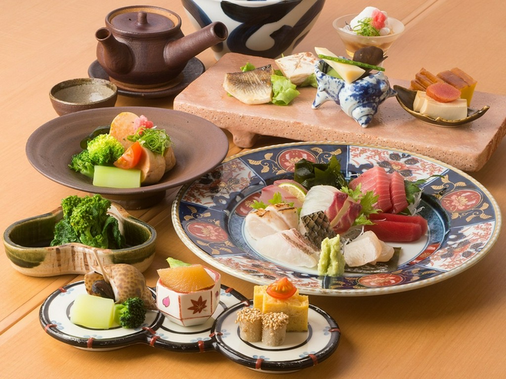 手間隙惜しまず真心こめて作った料理くつろぎの時間を