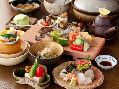 旬の素材で四季を彩る一品料理！華やかなコースを歓送迎会で。