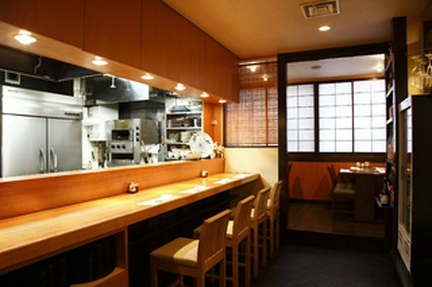 肩肘張らず、お一人様でもお気軽どうぞ