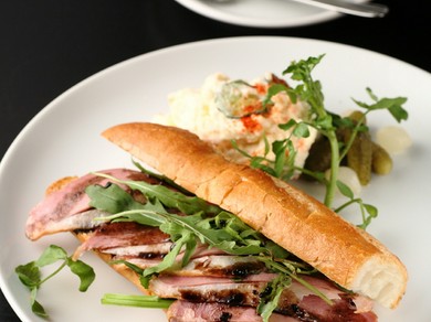 紅茶鴨の燻製、バルサミコソース