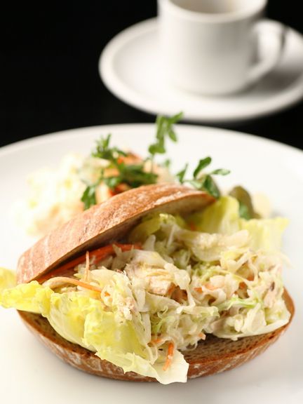 季節のツナサンド