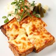 3種のチーズとハムのサンド