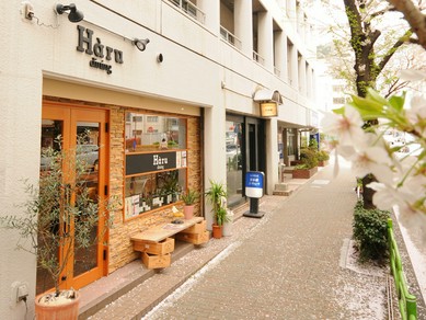 日本橋　『桜通り』沿いなので、桜を見ながらお食事を楽しめます