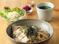サラダ・スープ・ライス(ライスは大盛り可)