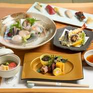 活魚を仕入れているため、料理には常に旬の魚介類が使われています。「昼網」から帰店すると直ぐに生けすへ。どの料理からも「新鮮な魚介のおいしさを存分に楽しんでほしい」と願う、職人の一途な思いが伝わります。