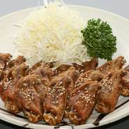 これぞ元祖！　秘伝のタレで味付け。ご注文を受けてから揚げさせて頂きます。出来立てはあつあつでお酒もすすみます。女性同士の飲み会にもぜひお気軽にご利用下さい。