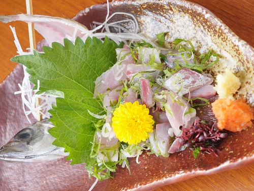新鮮なお魚もご賞味頂けます。「アジのたたき」
