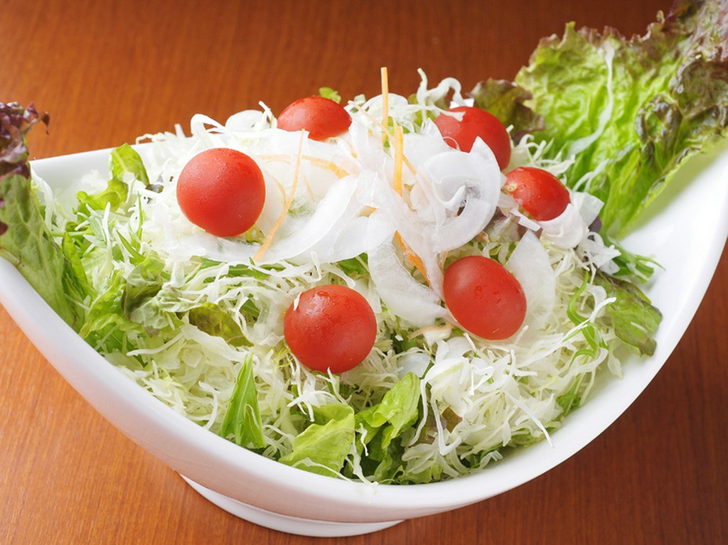 ボリューム満点のサラダもご用意「野菜サラダ」