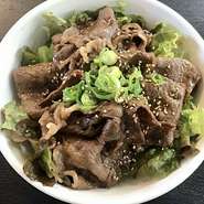 ☆ロースカツ丼・・・・500円
☆トンテキ丼・・・・・500円
☆唐揚げ丼・・・・・・500円
☆エビフライ丼・・・・500円
☆焼肉丼・・・・・・・900円
※税別価格です＊すべて大盛り無料
時間帯11時30分～14時の間のみ
