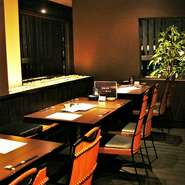 14名まで利用できるテーブル席（貸切可）