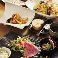 本日のスープ・パンorライス・季節のサラダ・本日の前菜5種盛り・メインお肉orお魚・デザート3種盛り