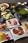 黒豚のしゃぶしゃぶジェノバ風のコース
※4～9月は海の幸のアヒージョと生パスタになります。