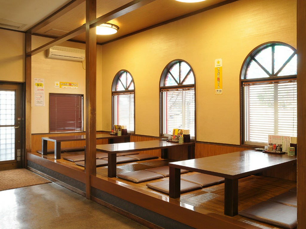 お子様連れも安心してご利用いただけるお座敷席。