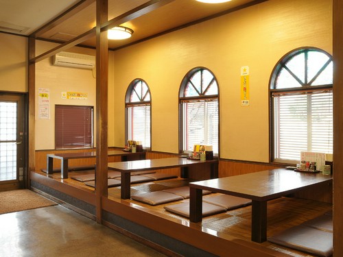 お子様連れも安心してご利用いただけるお座敷席。