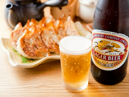 和だしの香る餃子は、ビールのおともに抜群です