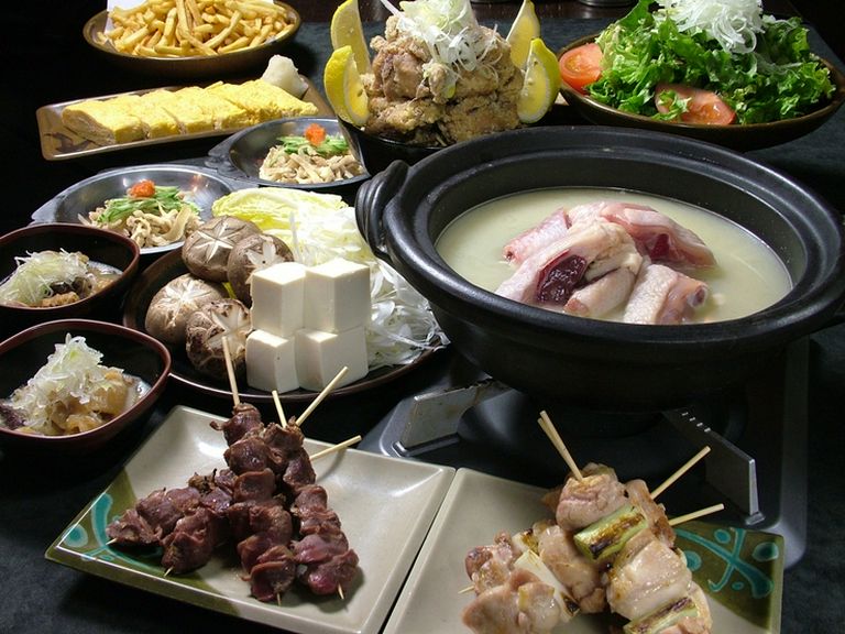 ぷるぷるコラーゲンたっぷりのスープが自慢のちばチャンオリジナル水炊き鍋!