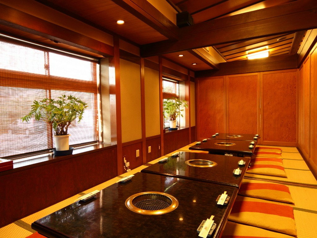 各種ご宴会、ご接待やご会食にもご利用いただける宴会席