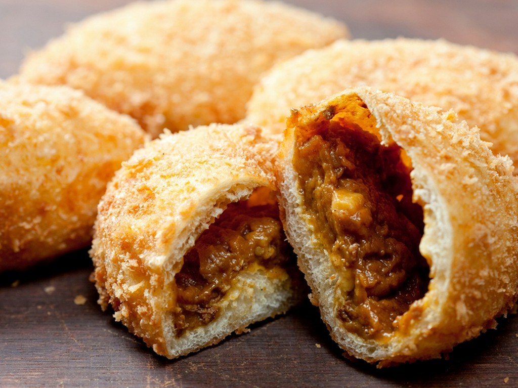 ビーフカレーパン