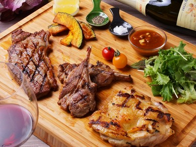 豪快！お肉3種の盛り合わせ～鶏・牛・豚～