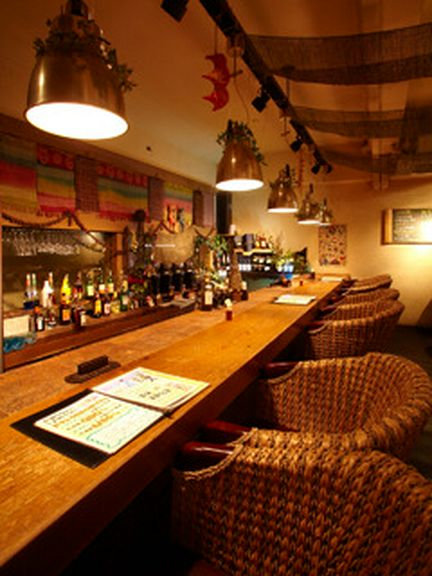 心地良い音楽のアジアンテイストな店内で過ごす、夜の楽しみ