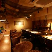 落ち着いた店内で、恋人、お仲間との楽しい時間を！
