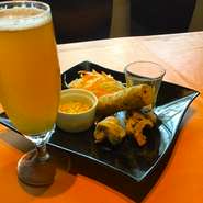 ５種類のおつまみと飲み放題のカクテルでゆっくりお寛ぎ下さい！！スペインワイン、本格焼酎、カクテル、ソフトドリンク、チャイ。≪18時ー21時≫　
