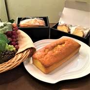 白砂糖を使用せずさとうきび糖を使います。よつ葉バター、国産小麦粉、新鮮卵。【マーガリン，ベーキングパウダー不使用】カットと箱入り１本があり、常温で２週間もちますのでご進物にも◎発送も承ります。