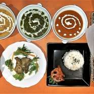 3種類のカレーが楽しめるカシミーリセット　全9品
・豆カレー；美肌ミネラル亜鉛、疲労回復ビタミンB
・チキンカレー；コラーゲンで美肌、血液サラサラ成分で生活習慣病予防！
・1種類お好きなカレーを選べます！