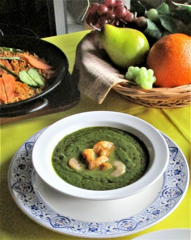 本格インドカレー☆サーグ☆ほうれん草の鮮やかな緑のカレー