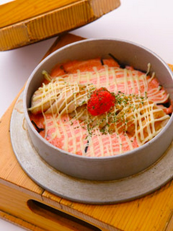 炭火焼ササミと辛子明太子釜飯